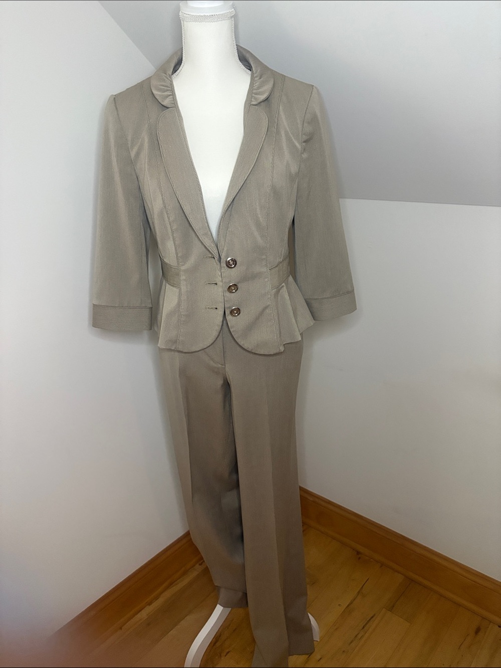 White House Black Market Taupe Women's Two-Piece Suit